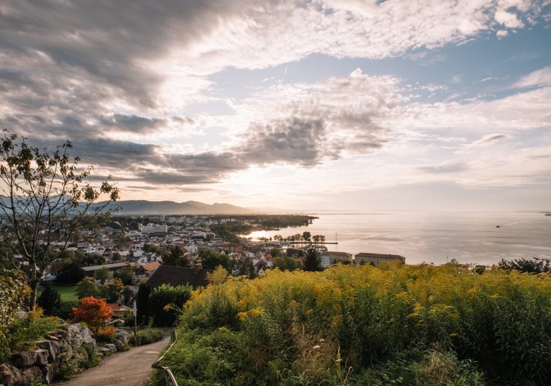 Blick auf Bregenz und Bodensee © Nina Bröll / Vorarlberg Tourismus